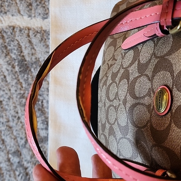 Coach Peyton Signature Cora Domed Brown and Pink Satchel. - Picture 11 of 15